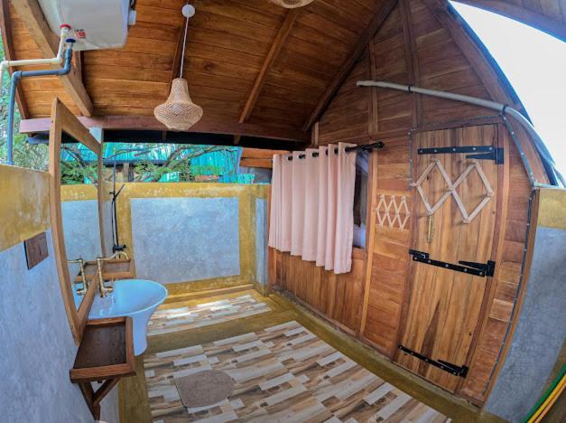 Sundown Lake Hotel & Spa Habarana Ngoại thất bức ảnh