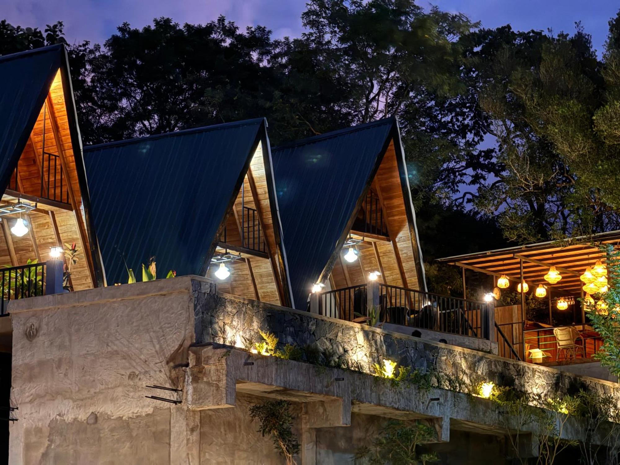 Sundown Lake Hotel & Spa Habarana Ngoại thất bức ảnh
