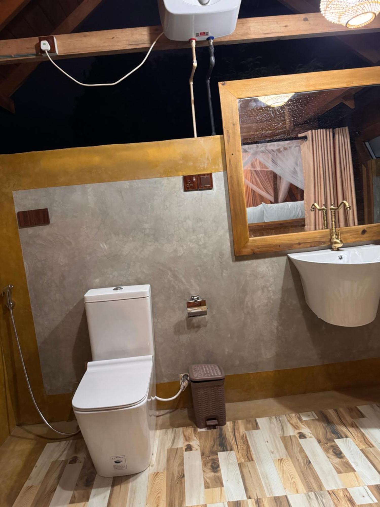 Sundown Lake Hotel & Spa Habarana Ngoại thất bức ảnh