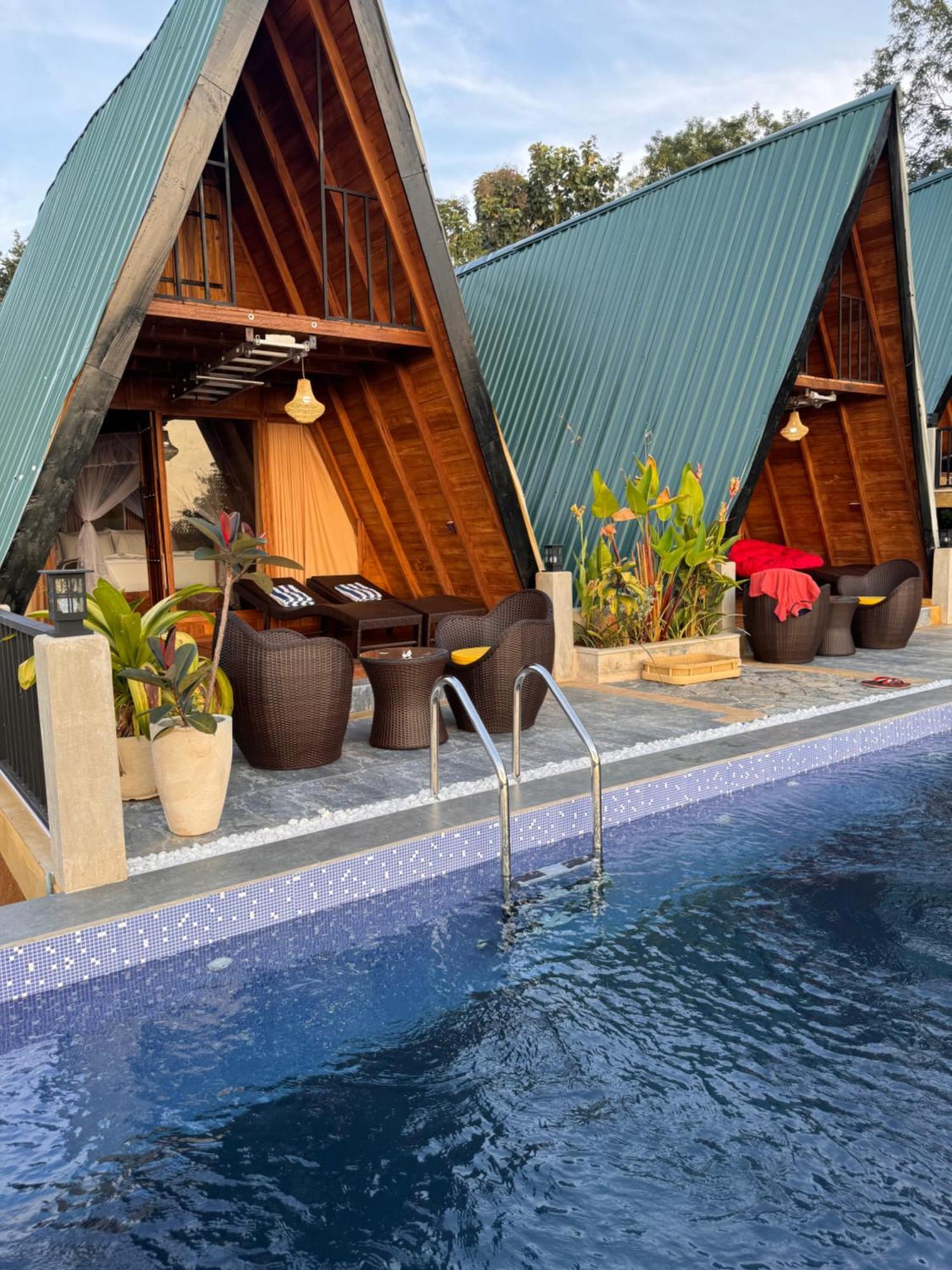 Sundown Lake Hotel & Spa Habarana Ngoại thất bức ảnh