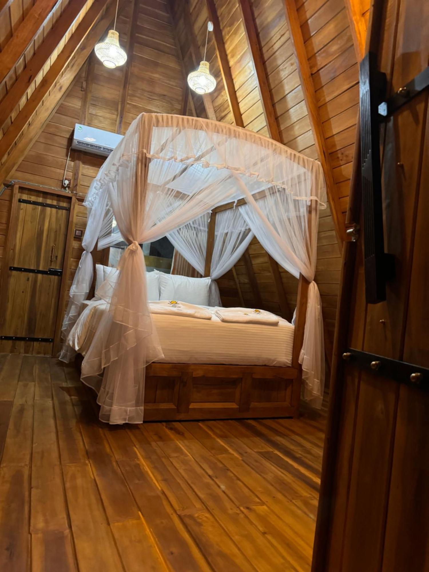Sundown Lake Hotel & Spa Habarana Ngoại thất bức ảnh